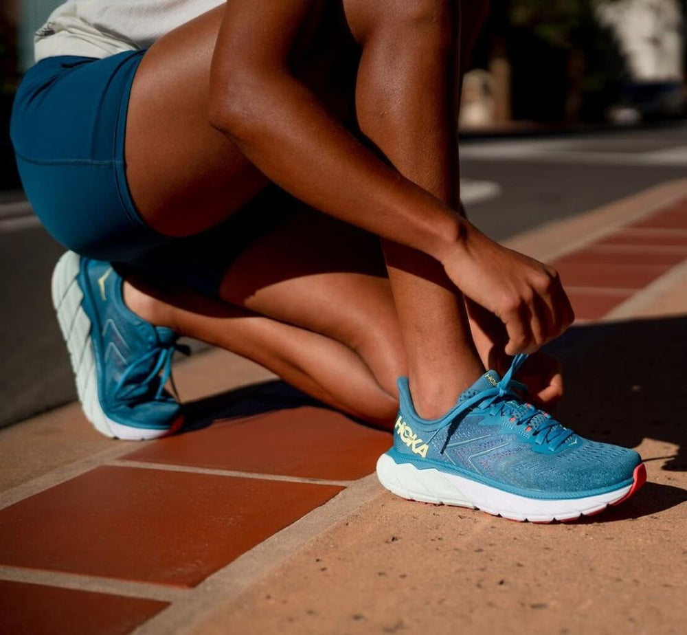 Women Road Running | HOKA ONE ONE Arahi 5 Mosaic Blue / Luminary Green