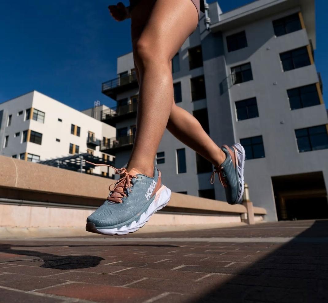 Women Road Running | HOKA ONE ONE Elevon 2 Lead / Pink Sand