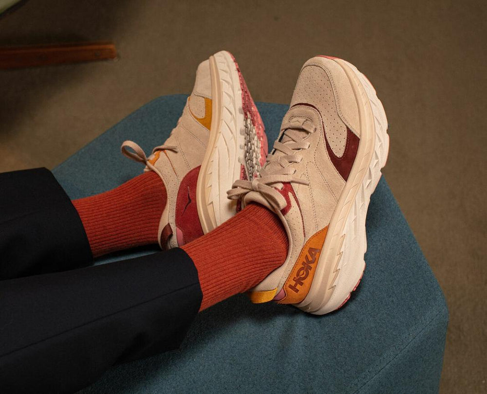 Women Walking | HOKA ONE ONE Unisex Bondi L Suede Shifting Sand / Multi